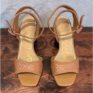 Sam Edelman brown woven heel with beautiful accent buckle